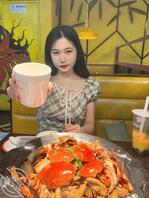 黑丝熟女嫂子，爆菊花这么猛这么来劲，鲍鱼都被插得大开大合2