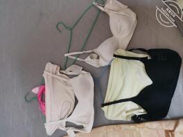 之前特意在网上买了条万能钥匙潜入护士表妹的闺房，打胶她的内衣内裤0