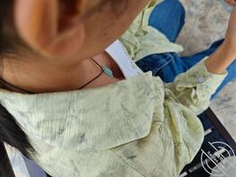 偷拍17岁高中女同学，刺激这一块