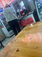 吃个饭看着看着自己硬了0