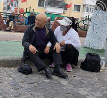 道外江边老头乐（给大爷一顿扣裤裆然后找个楼梯间口活或者抠逼去了）2