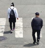 道外江边老头乐（给大爷一顿扣裤裆然后找个楼梯间口活或者抠逼去了）