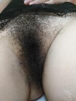 真实偷拍保守老婆，猜猜这个肥臀多大年纪吗？有没有人想操？1