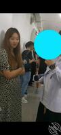 偷拍抄底长裙妹子1