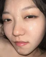 【孔思涵河北邢台不雅视频被曝光 表面清纯背地里5000卖了第一次 母狗骚逼 吞精洗脸全接受】 孔思涵河北邢台表面清纯背地里5000卖了第一次。视频里她躺在床上,眼睛半闭,嘴巴张大,舌头伸出来卷着鸡巴。女生被按着各种姿势轮番抽插嫩穴,全程娇喘不停。2