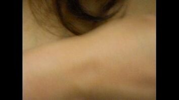 奶水太多挤點出來