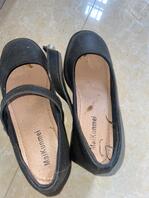 偷拍扫楼骚货小皮鞋0