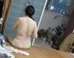 偷拍卧室妈妈，爽到飞起2