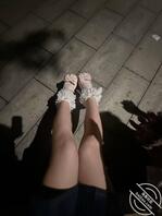 小姨子在客厅，我偷拿她袜子回房间打胶真刺激