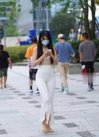 谁看了不心动？微胖女生穿这套，遮肉又好看，气质直接拉满！2