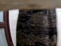 偷拍妈妈洗澡