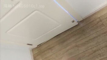 299、留给我和姐姐一个多小时的时间，我们可以肆无忌惮的做爱