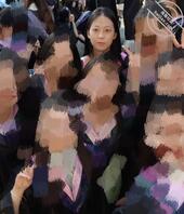 帮妹妹洗头，然后撸射到妹妹头上怎么样2