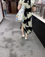 （80）街边偷拍穿高跟性感熟少妇2