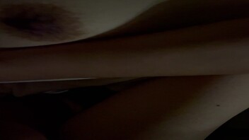 把大奶老婆灌醉偷偷给朋友玩