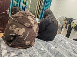 今天把小姨子哄进房间了2