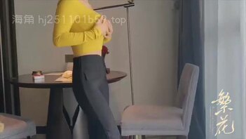 [原创视频]68.在姐姐儿子面前把半推半就的姐姐操了，并且内射了亲姐姐