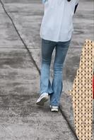 日常偷拍骚货人妻0