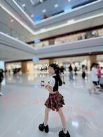 【原创内容96】妹妹腿修好了,又可以蹦跶啦,非要拉我去海吃一顿2