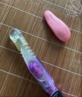 一个人在家的烂逼妈妈无意间发现经常看黄片2