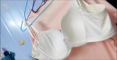 新年，给大家送上大号奶罩，兄弟们多多支持1