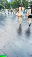街拍腿形一流身材比例超赞美女、内裤还出来了2