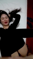 黑衣熟女约情人宾馆偷情，最后射嘴里，完整版见详情页