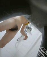 偷拍极品美女洗澡   