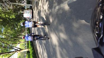 德州母狗真空骑行，晚上公园吃屌。