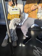 我承认我压抑了，但是这大白腿小白袜谁能顶得住？1