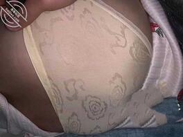 4 昨晚偷摸嫂子 被嫂子发现了 不过嫂子并没有生气虚惊一场