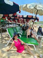 姑妈，想舔她逼逼1