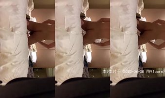 带小姐姐去宾馆 半推半就的把她给操了 内射