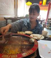 母狗鑫宇露脸露出分享完整版0