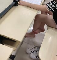 抠脚女学生0