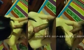 小母狗的口活还是不错的