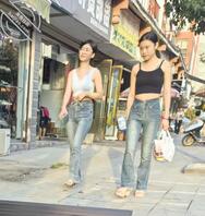 牛仔裤美女1