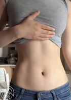 你爱健身的学姐，喜欢把肚子拍给网友看1