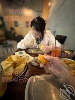 【原创内容88】近日连绵大雨，带生病妹妹出来吃好吃的2