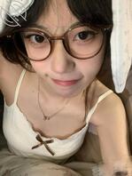 清纯女大自拍 全都射给她 欢迎分享射屏