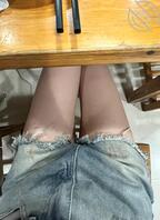 忍不住在餐厅就开始摸我的胸 揉我的下边了