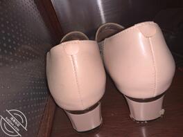 扫楼偷拍两少妇原味鞋（7）