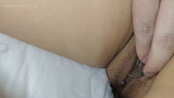 有没有想要排队轮奸内射我女友的？多埋汰都行！