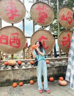跟骚老婆出去玩拍的私房照