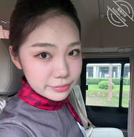 意淫骚逼女同学 求大佬语言羞辱，把精液打在她脸上，我可以发给她看