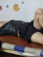 妈妈的奶子软软，好想吸几口，想把奶子吸干1