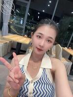 把你们想操的骚逼发出来