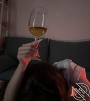 操不到我就射我脸上吧！我会收到的。1