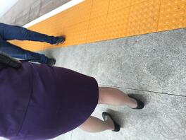 高铁上的乘务员可以找她们要丝袜或者要求足交服务吗0