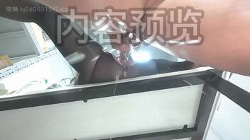 喷水舅妈的厚黑美学的办公室御姐生活照